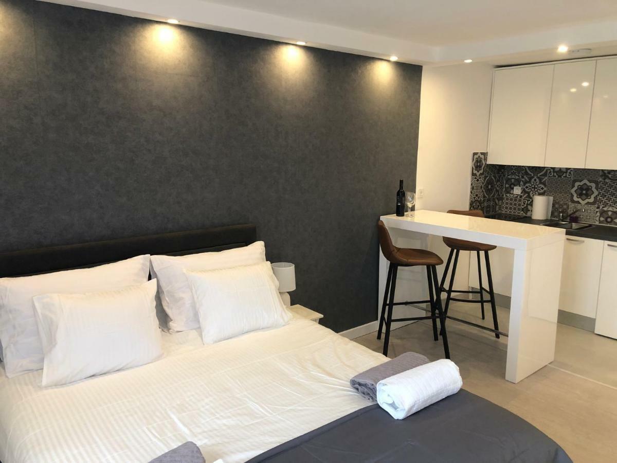 Апартаменты Penthouse "Sky 17" S Balkonom I Besplatnim Parkingom Загреб Экстерьер фото